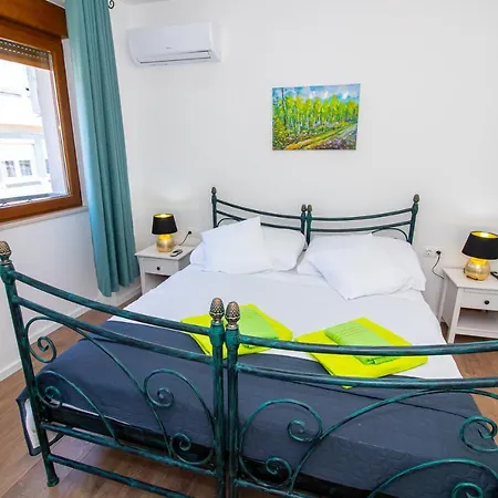 Luxury Iris Guest house