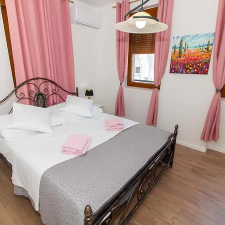 Luxury Iris Guest house