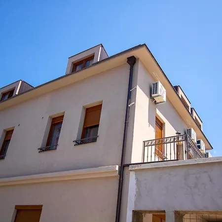 Luxury Iris * Mostar